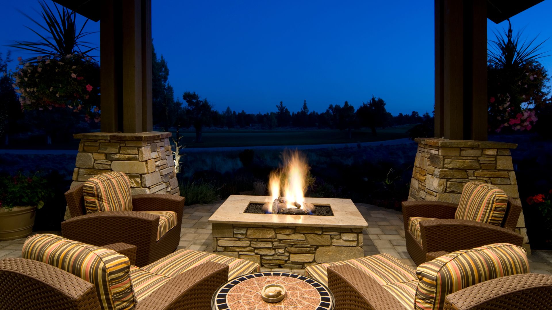 Why Should You Invest in a Fire Pit for Your Houston Home? 